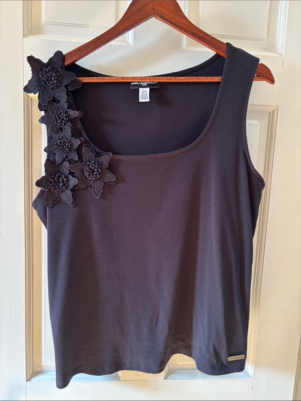 Karl Lagerfeld Black Floral-Applique Sleeveless Tank